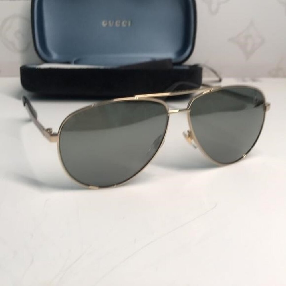 ✨ Brand New Gucci GG0137S 002 Aviator Sunglasses – Gold Frame with Grey Lenses ✨ - Picture 8 of 13